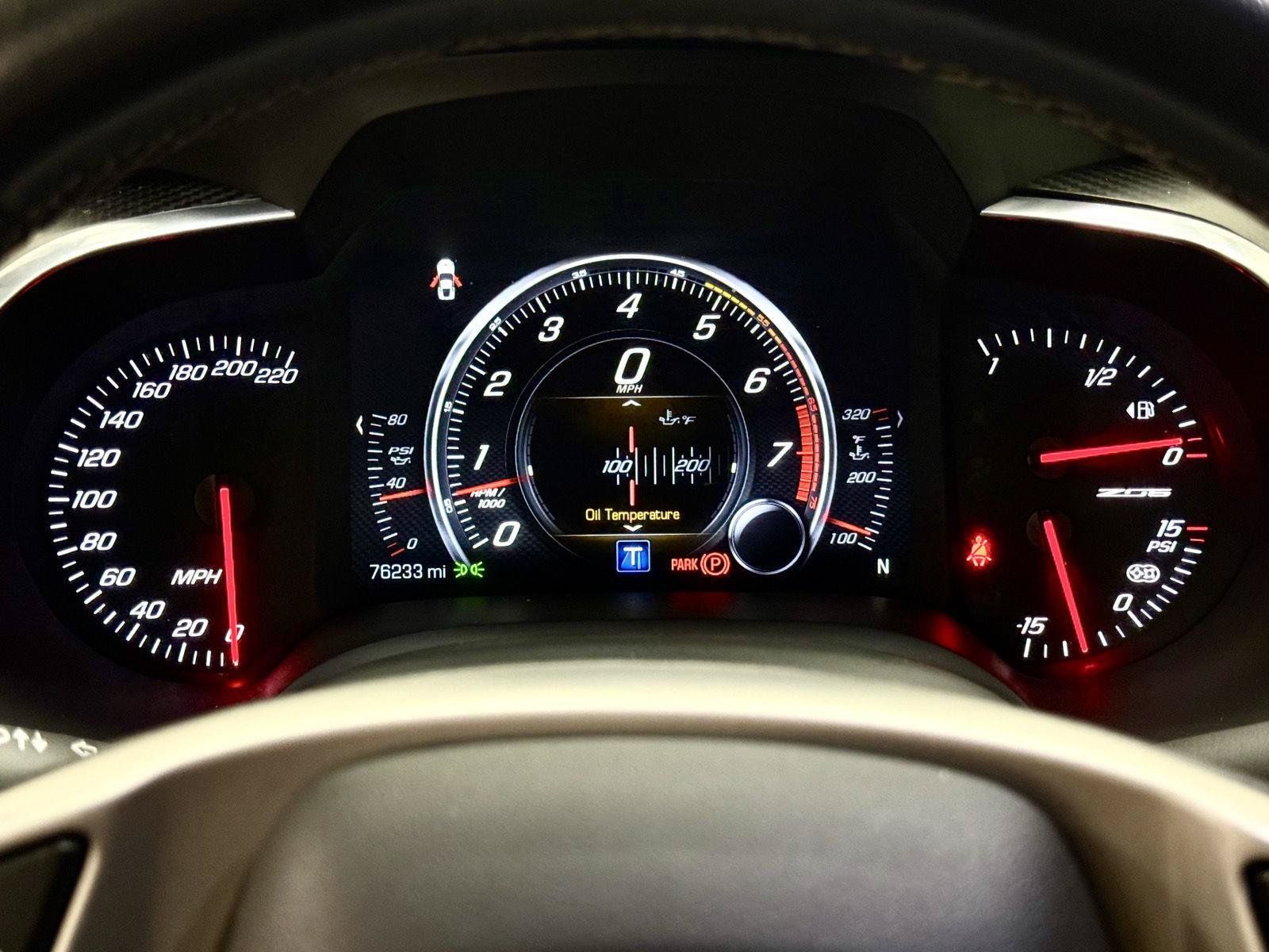 Used 2015 Chevrolet Corvette Z06 w/ 3LZ Preferred Equipment Group RWD image 22