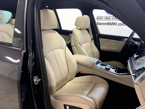 Certified 2025 BMW X5 xDrive40i w/ M Sport Package image 8