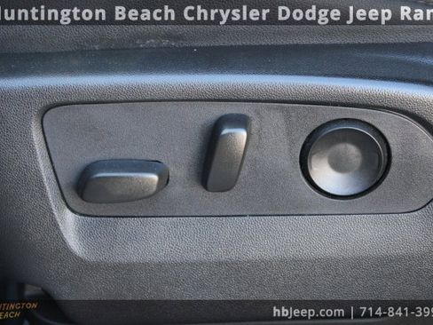 Used 2024 Chevrolet Suburban LT image 32