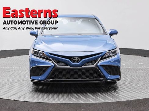 Used 2023 Toyota Camry SE FWD image 2