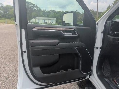Used 2025 Chevrolet Silverado 2500 LT AWD/4WD image 13