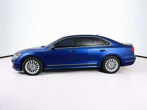 Used 2016 Volkswagen Passat 1.8T SE FWD image 3