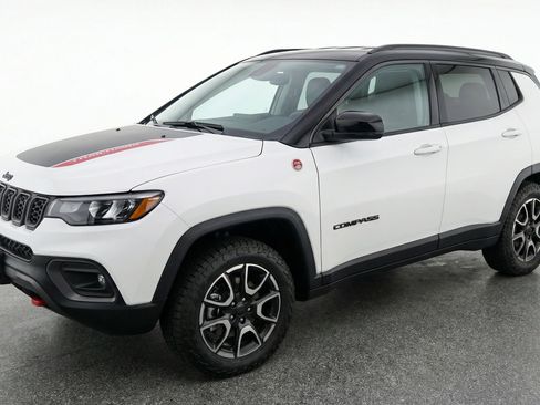 Used 2025 Jeep Compass Trailhawk w/ Trailer Tow Group image 3