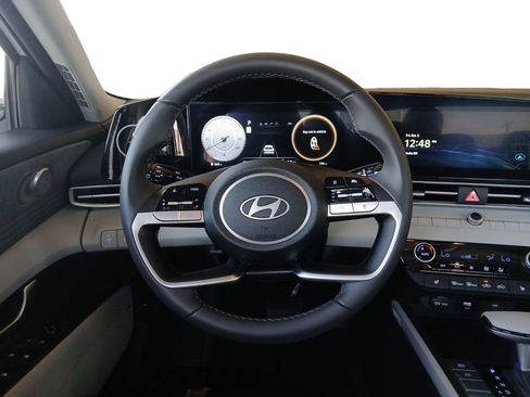 New 2025 Hyundai Elantra Limited image 12