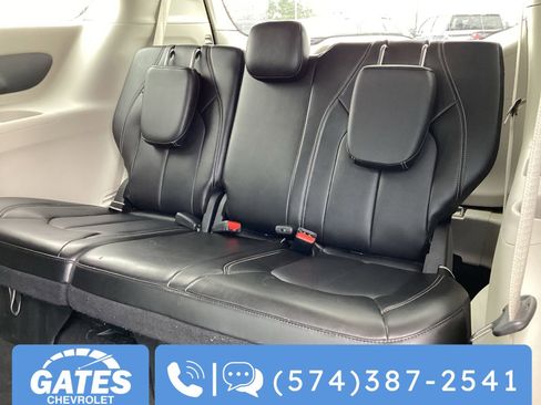 Used 2024 Chrysler Pacifica Touring-L image 20