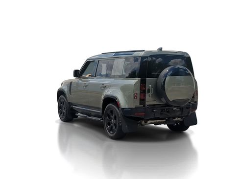 Certified 2025 Land Rover Defender 110 X-Dynamic SE AWD/4WD image 6