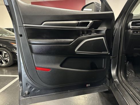 Used 2022 Kia Telluride LX image 12