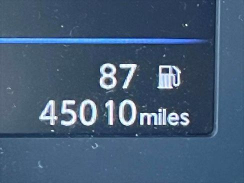 Used 2020 Nissan Rogue S image 23