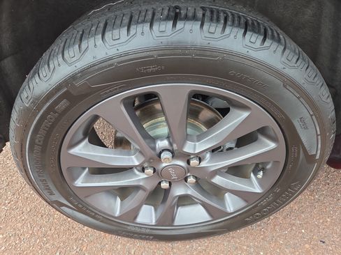 Used 2018 Jeep Grand Cherokee High Altitude AWD/4WD image 10