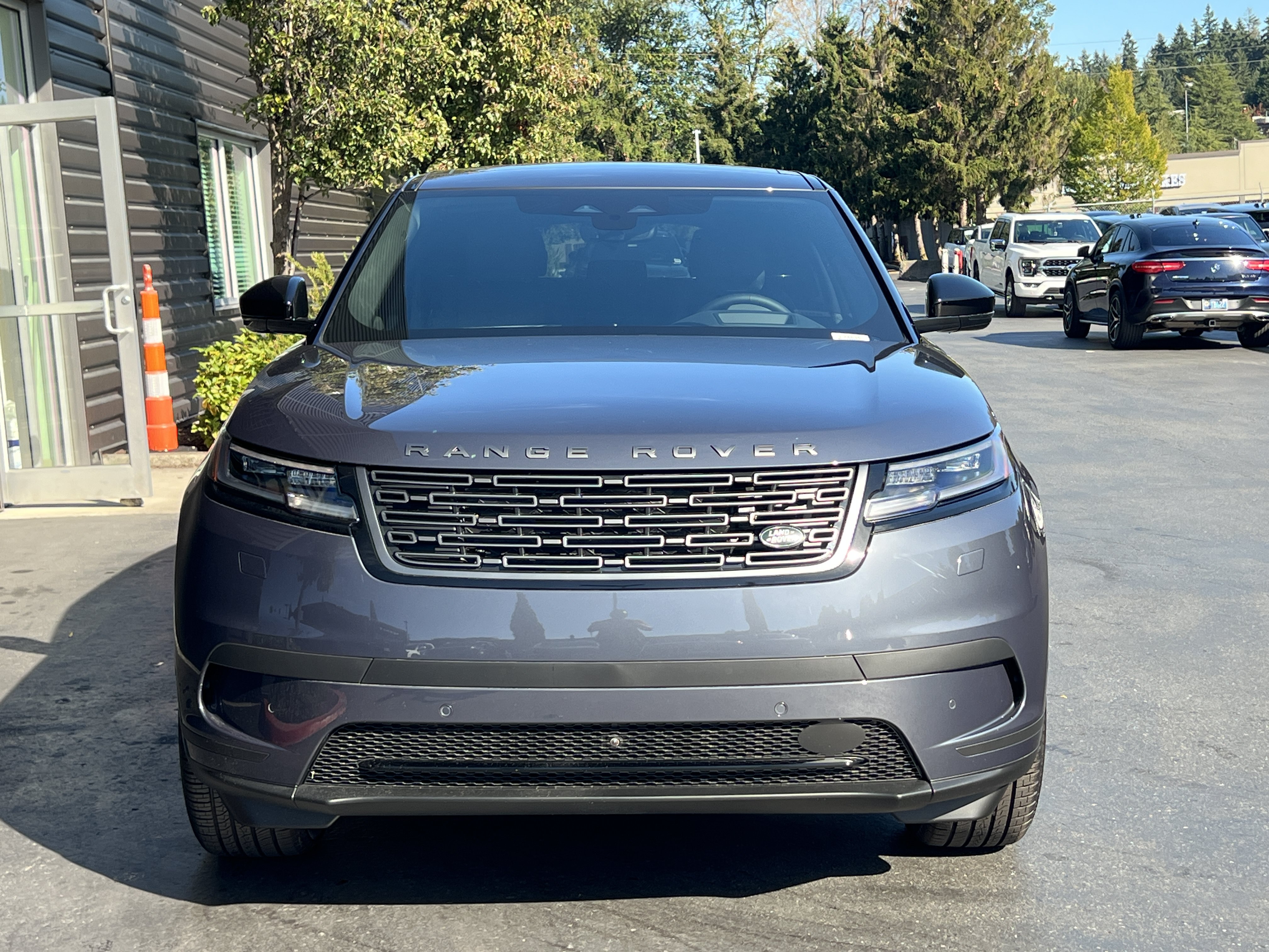 New 2025 Land Rover Range Rover Velar S AWD/4WD image 4