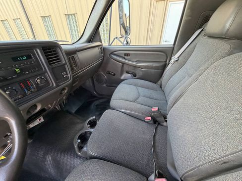 Used 2006 GMC Sierra 3500 W/T RWD image 24