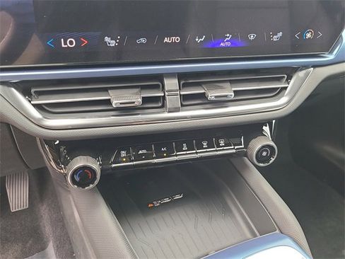 New 2026 Chevrolet Equinox EV LT image 9