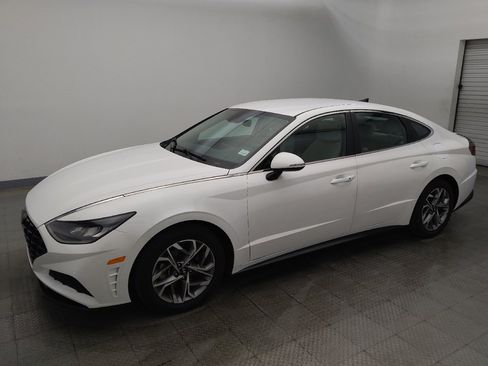 Used 2023 Hyundai Sonata SEL FWD image 2