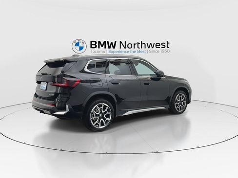 Used 2025 BMW X1 xDrive28i w/ Premium Package image 3