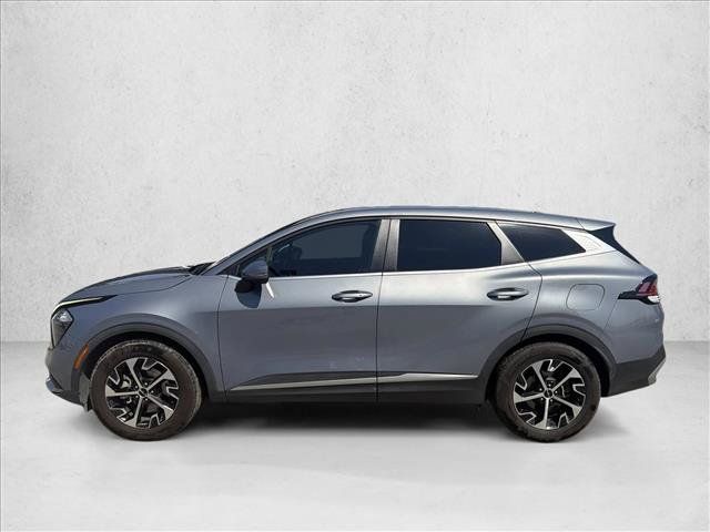 Used 2023 Kia Sportage EX FWD image 2