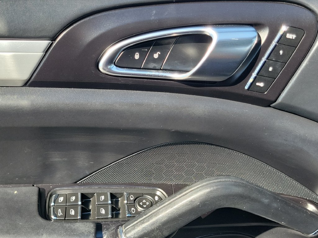 Used 2016 Porsche Cayenne GTS AWD/4WD image 15
