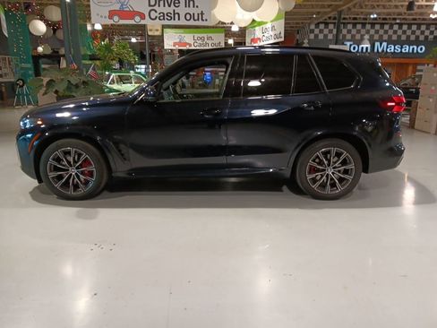 Certified 2024 BMW X5 xDrive40i w/ M Sport Package image 9