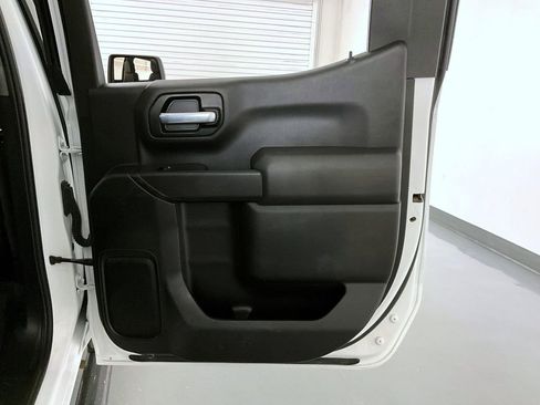 Used 2021 Chevrolet Silverado 1500 Custom image 17