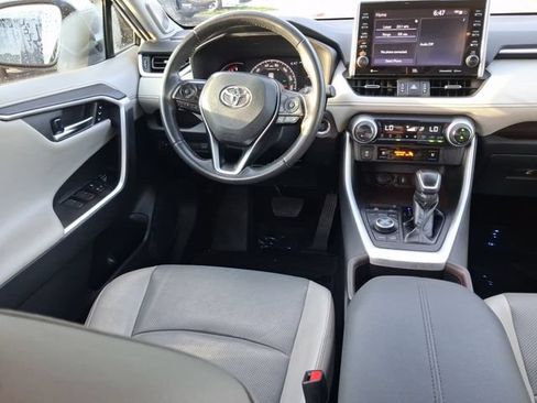 Used 2022 Toyota RAV4 Limited AWD/4WD image 8