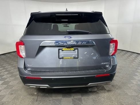 Used 2022 Ford Explorer XLT w/ Equipment Group 202A image 4