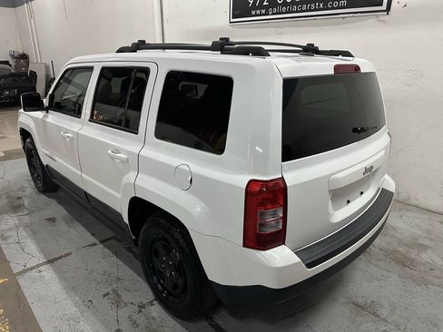 Used 2016 Jeep Patriot Sport w/ Power Value Group FWD image 3