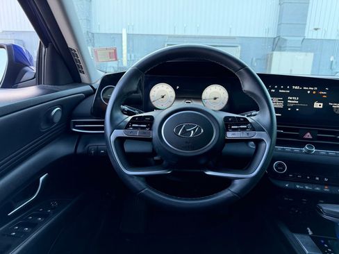 Used 2023 Hyundai Elantra SEL w/ Convenience Package FWD image 8