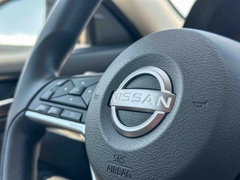 Used 2025 Nissan Altima 2.5 SV FWD image 29