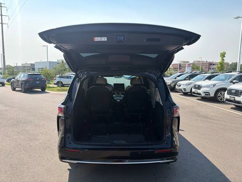 Used 2025 Toyota Sienna Platinum AWD/4WD image 16