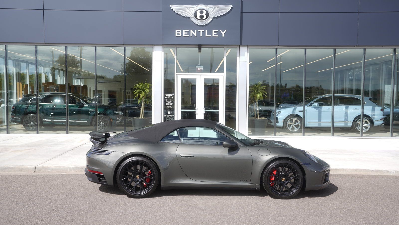 Used 2023 Porsche 911 Carrera GTS RWD image 18