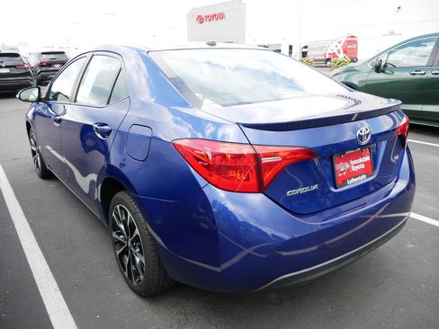 Used 2017 Toyota Corolla SE w/ SE Premium Package FWD image 8