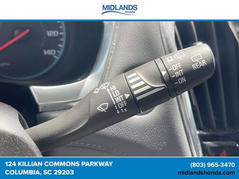 Used 2020 Chevrolet Traverse LT FWD image 25