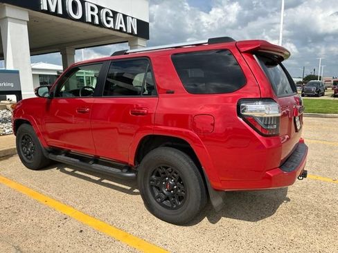 Used 2022 Toyota 4Runner SR5 Premium w/ Moonroof Package RWD image 5