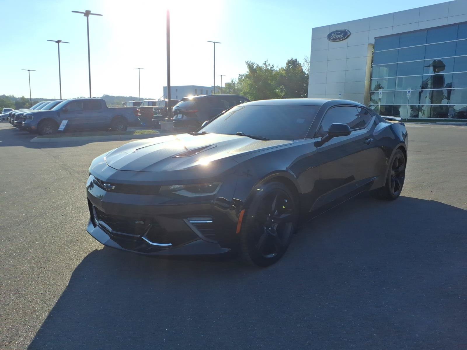 Used 2018 Chevrolet Camaro SS RWD image 7