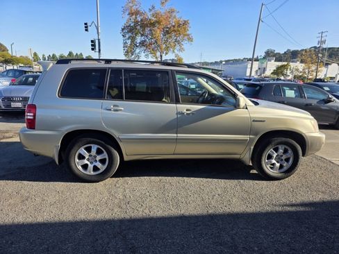 Used 2003 Toyota Highlander Limited image 3