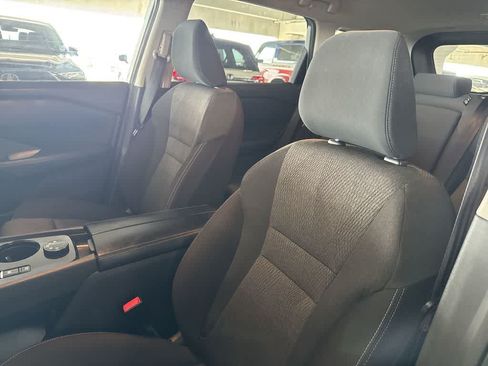 Used 2025 Nissan Rogue SV AWD/4WD image 13