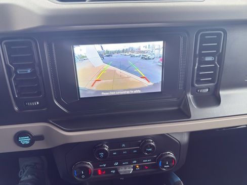 Used 2022 Ford Bronco Wildtrak image 21