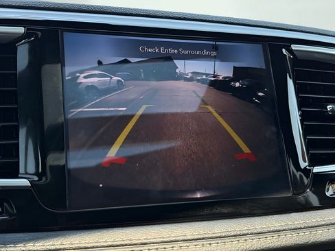 Used 2020 Chrysler Pacifica Limited FWD image 57
