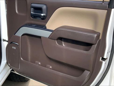 Used 2017 Chevrolet Silverado 1500 LTZ Z71 w/ LTZ Plus Package image 23