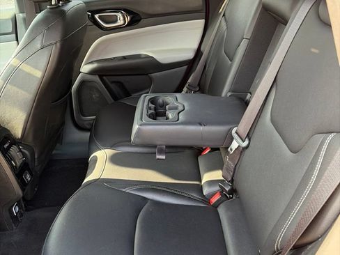 Used 2025 Jeep Compass Limited AWD/4WD image 12