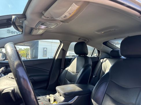 Used 2017 Chevrolet Volt Premier w/ Driver Confidence II Package image 11
