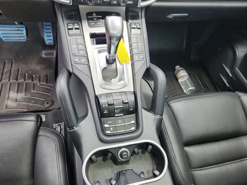 Used 2015 Porsche Cayenne Turbo AWD/4WD image 11
