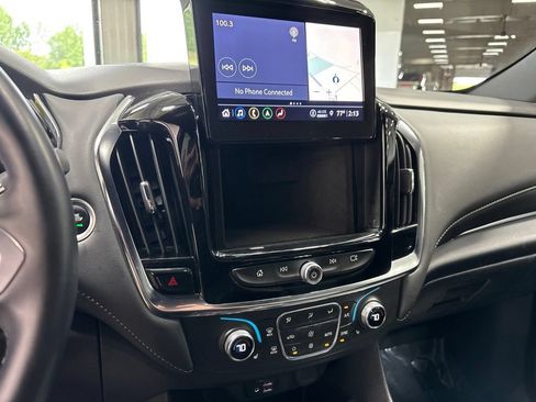 Used 2023 Chevrolet Traverse LT w/ LT Premium Package AWD/4WD image 17