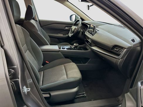 Used 2025 Nissan Rogue SV image 32