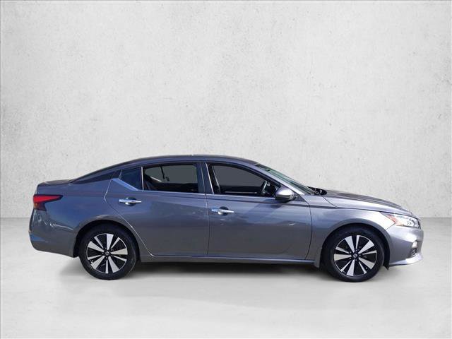 Used 2022 Nissan Altima 2.5 SV FWD image 4