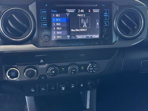 Used 2019 Toyota Tacoma TRD Off-Road w/ Technology Package image 9