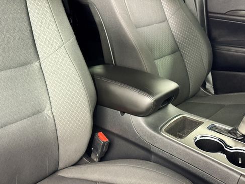 Used 2018 Jeep Grand Cherokee Laredo AWD/4WD image 32