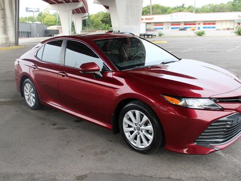 Used 2020 Toyota Camry LE FWD image 3