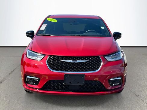 Used 2026 Chrysler Pacifica Select FWD image 2