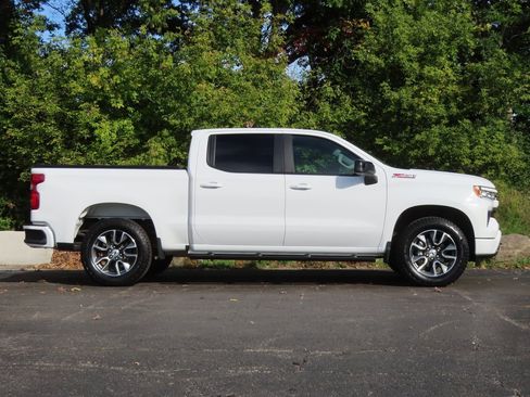 Used 2024 Chevrolet Silverado 1500 RST w/ Convenience Package II image 2