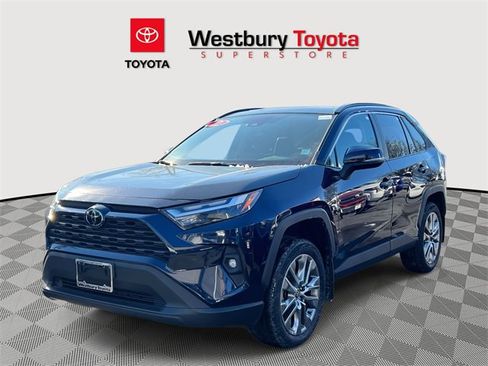 Certified 2022 Toyota RAV4 XLE Premium image 5